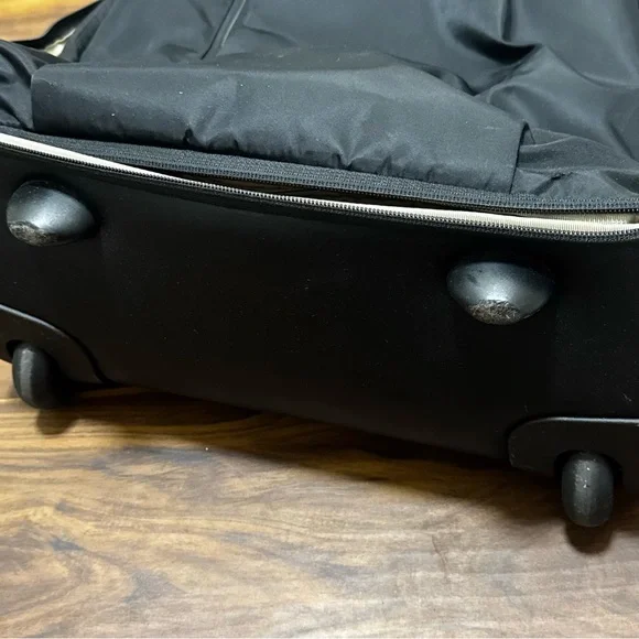 Tumi Black Nylon Carry On Luggage Suitcase 2 Wheels - Picture 13 of 13